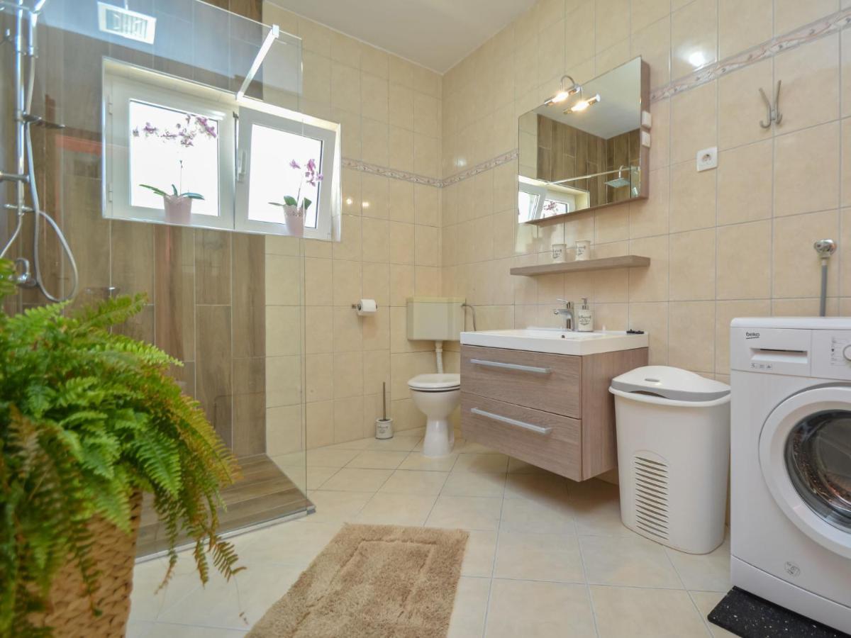 Sovlje Holiday Home Valdor By Interhome מראה חיצוני תמונה